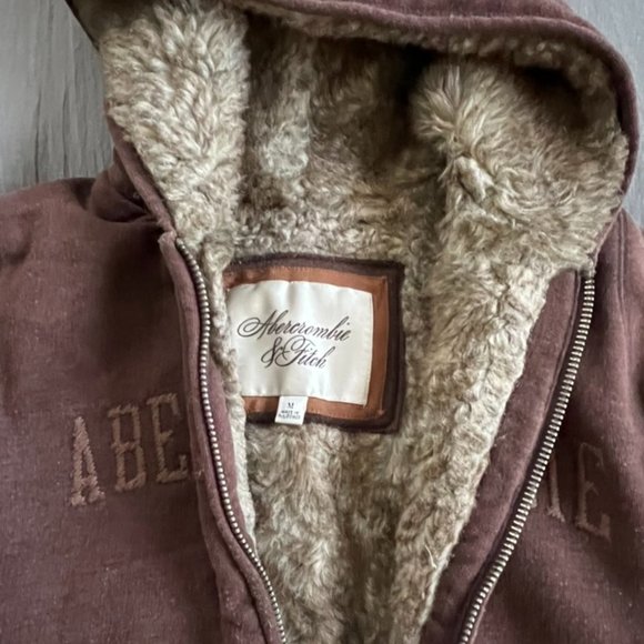 Vintage Abercrombie Faux Fur lined hoodie - Picture 3 of 6